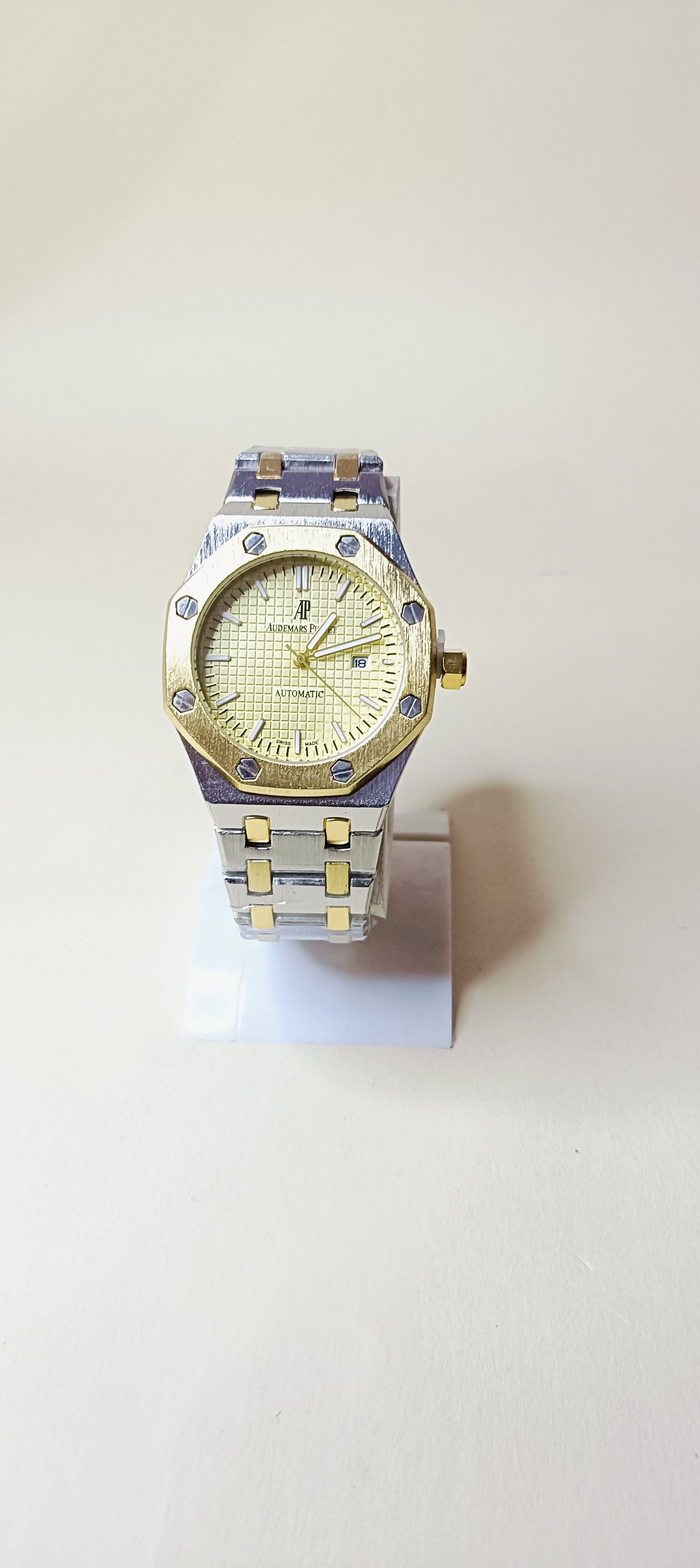 AP watch in truetone